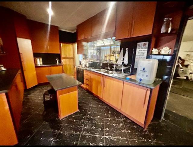 3 BEDROOM HOUSE FOR SALE IN VANDERBIJLPARK SW 1